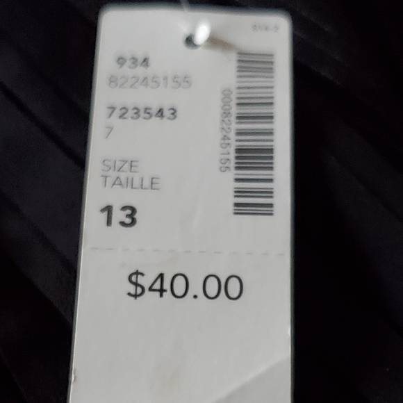 Black pleated Skirt - Picture 4 of 9